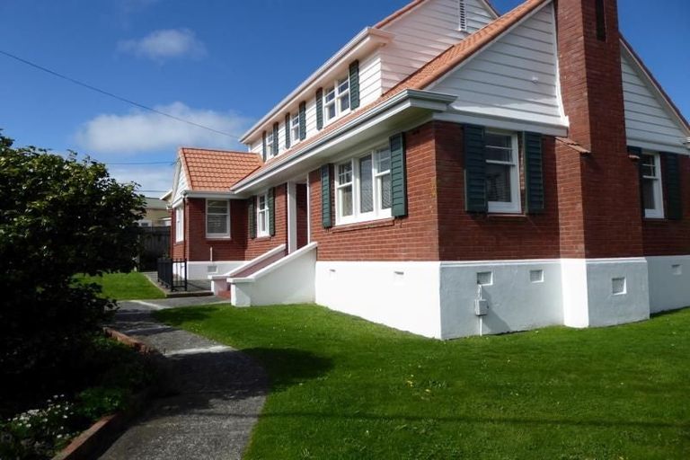 Photo of property in 9 Nicholson Road, Khandallah, Wellington, 6035