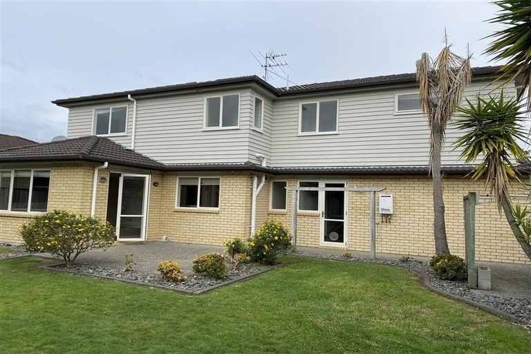 Photo of property in 72 Baverstock Road, Flat Bush, Auckland, 2016