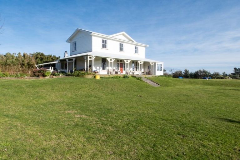 Photo of property in 1 Hadfield Street, Patea, 4520