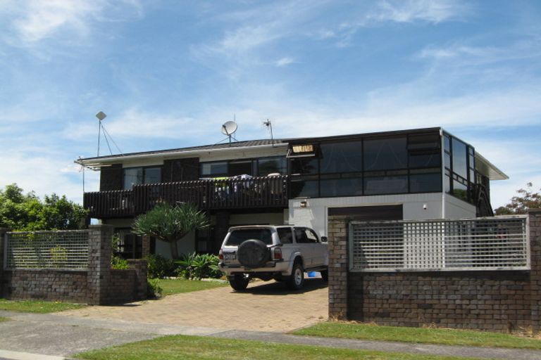 Photo of property in 60 Torkar Road, Clarks Beach, 2122