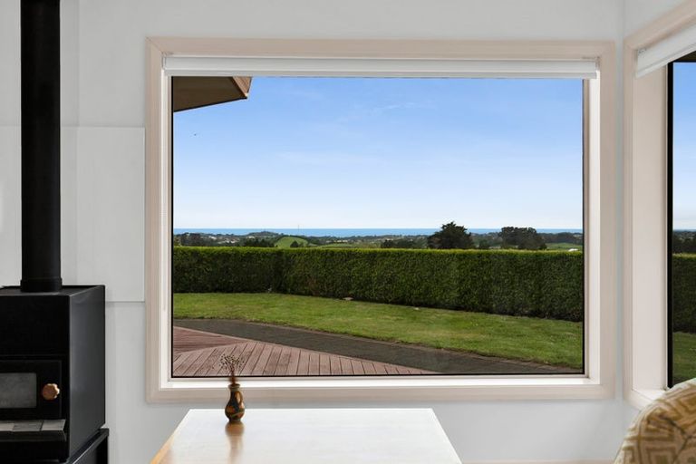 Photo of property in 171 Sealy Road, Omata, New Plymouth, 4374