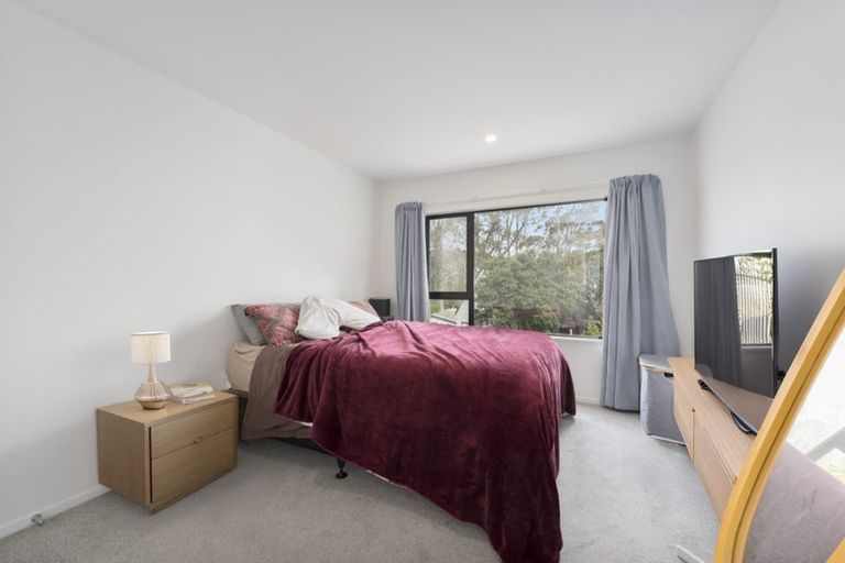 Photo of property in 43b Fitzherbert Avenue, West Harbour, Auckland, 0618