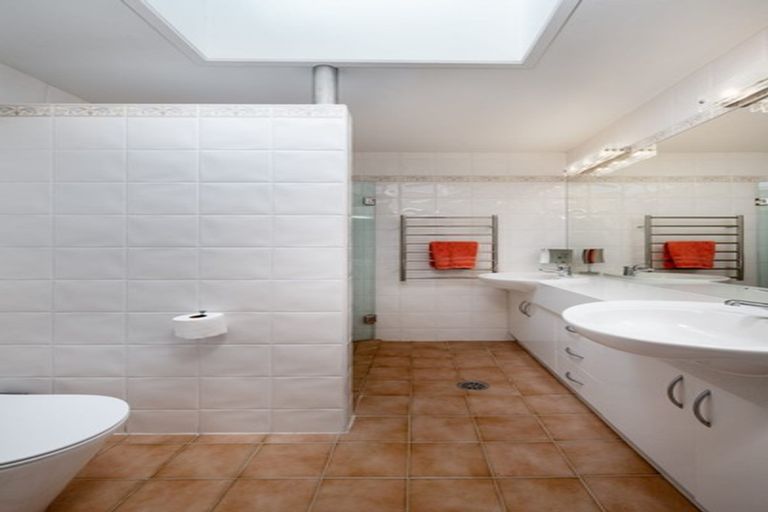 Photo of property in 10 Andrea Place, Sunnyhills, Auckland, 2010