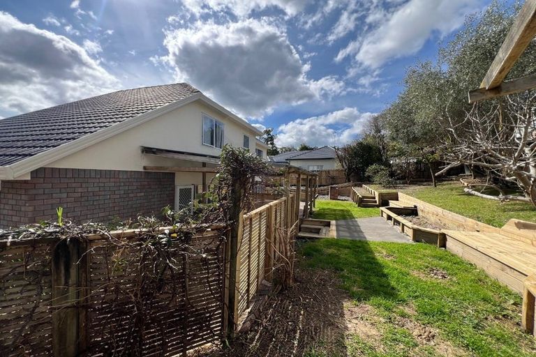 Photo of property in 8 Thornbill Rise, Unsworth Heights, Auckland, 0632