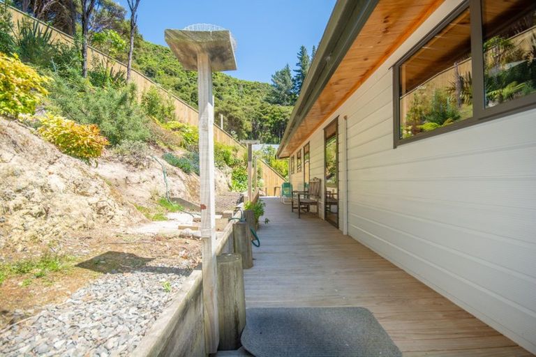 Photo of property in 9a Finlay Grove, Waikawa, Picton, 7220