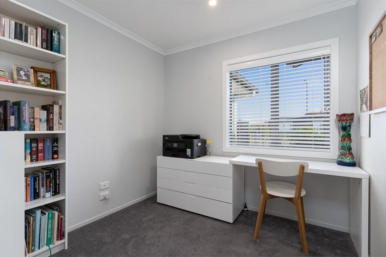 Photo of property in 39 Burgundy Drive, Martinborough, 5711