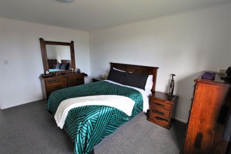 Photo of property in 15 Tieke Place, Tokoroa, 3420