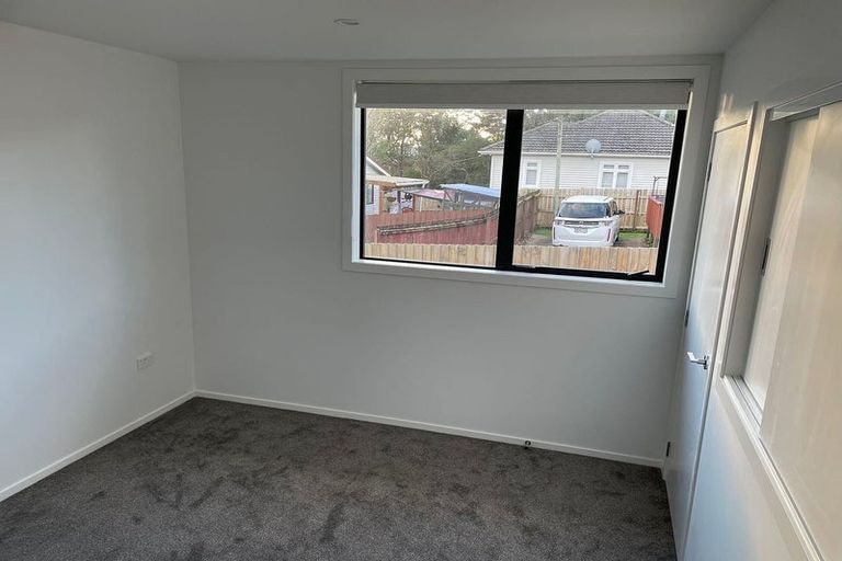Photo of property in 2/102 Millbrook Road, Sunnyvale, Auckland, 0612