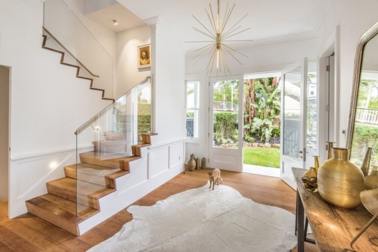 Photo of property in 8 St Aubyn Street, Devonport, Auckland, 0624