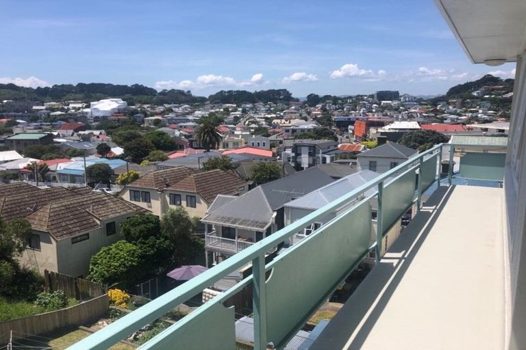 Photo of property in 3/4 Kenwyn Terrace, Newtown, Wellington, 6021
