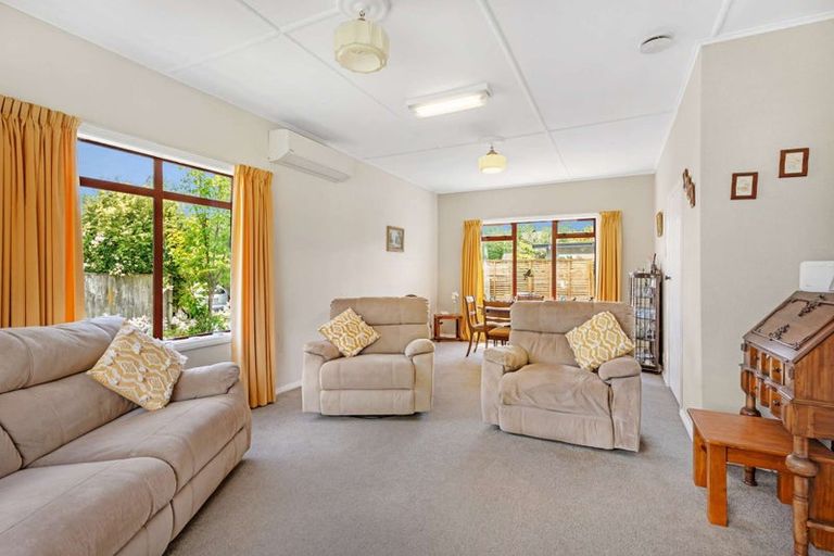 Photo of property in 18 Parkes Avenue, Saint Johns Hill, Whanganui, 4501