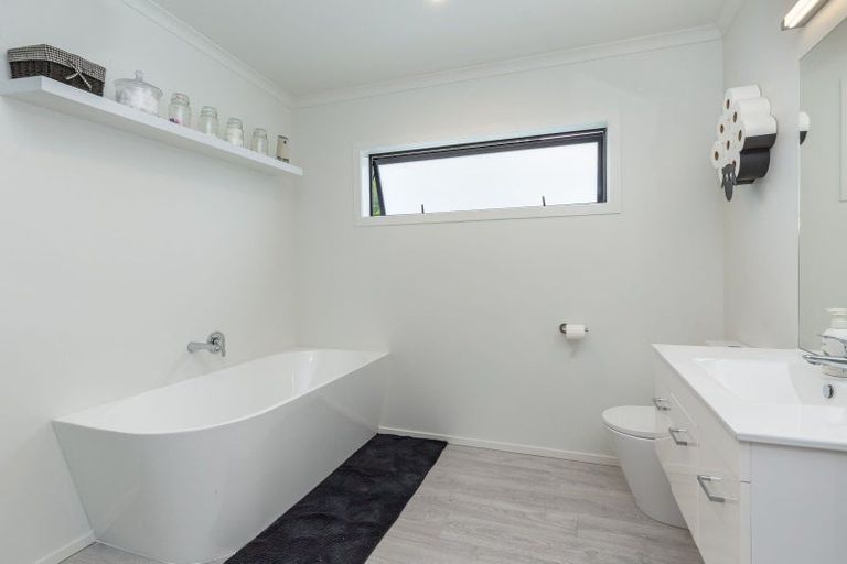 Photo of property in 14 Ataahua Place, Featherston, 5710