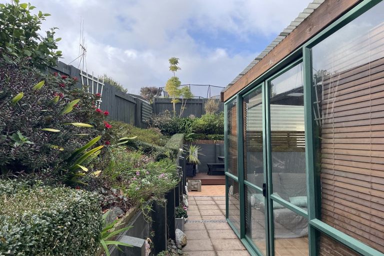 Photo of property in 19 Logan Way, Kelvin Grove, Palmerston North, 4414