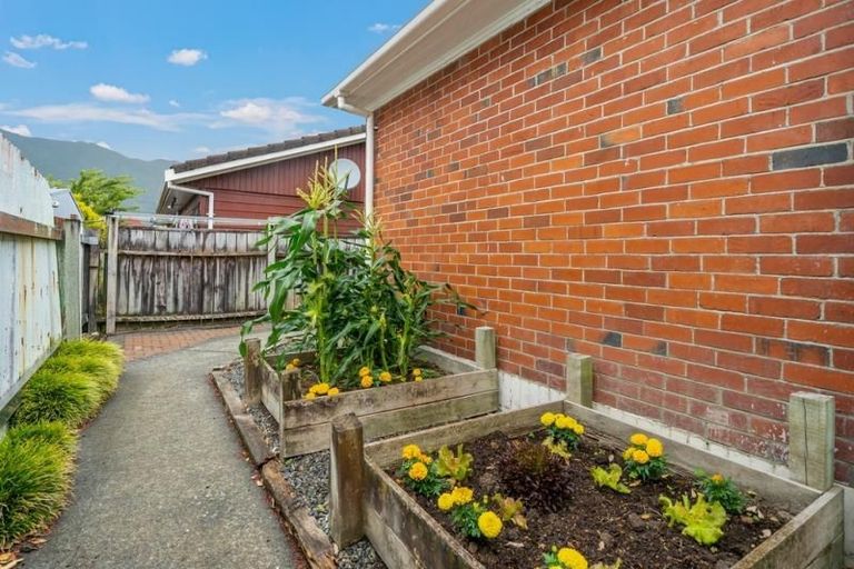 Photo of property in 16 Brook Street, Waiwhetu, Lower Hutt, 5010
