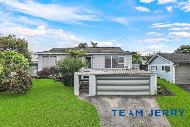 Photo of property in 5 Harford Place, Pakuranga Heights, Auckland, 2010