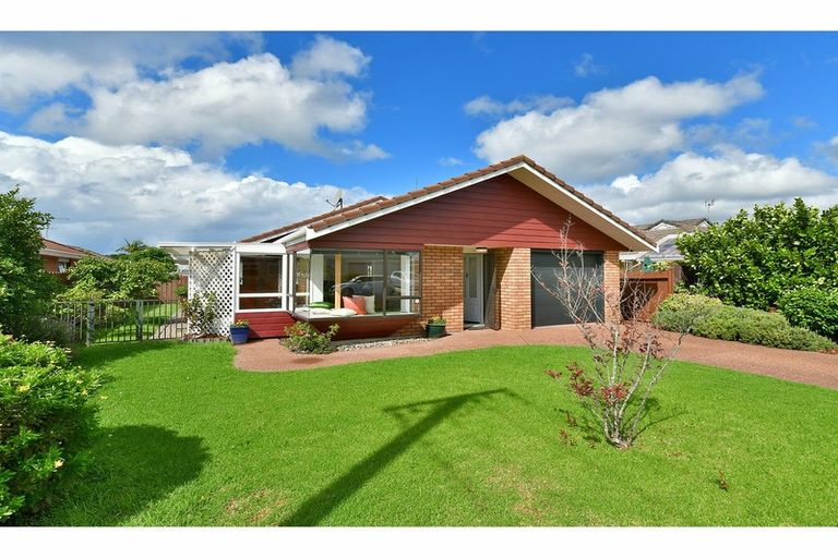 Photo of property in 29 Edward Avenue, Orewa, 0931