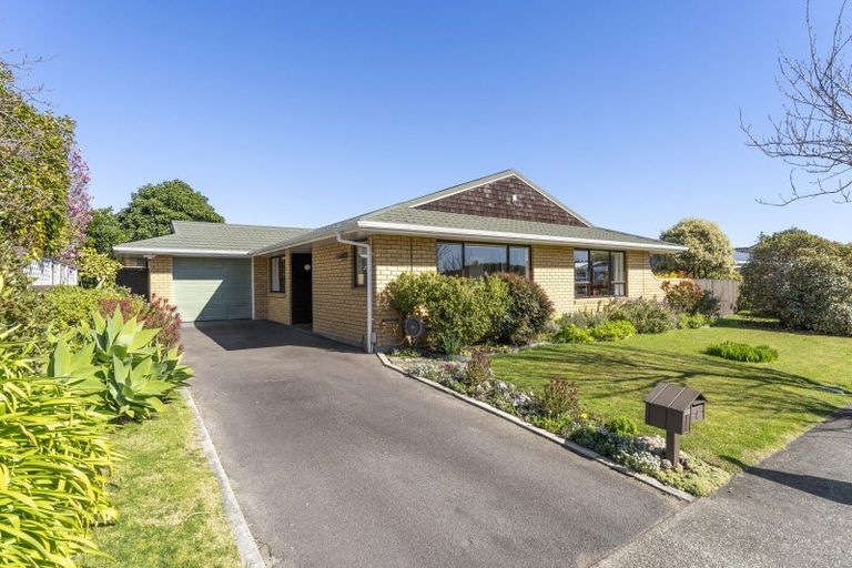 Photo of property in 4 Awanui Drive, Waikanae, 5036