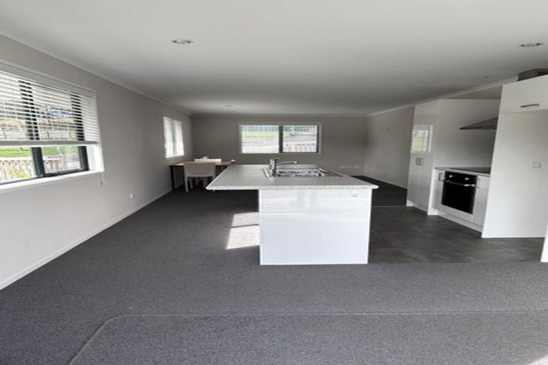 Photo of property in 136 Muriwai Road, Waimauku, 0881