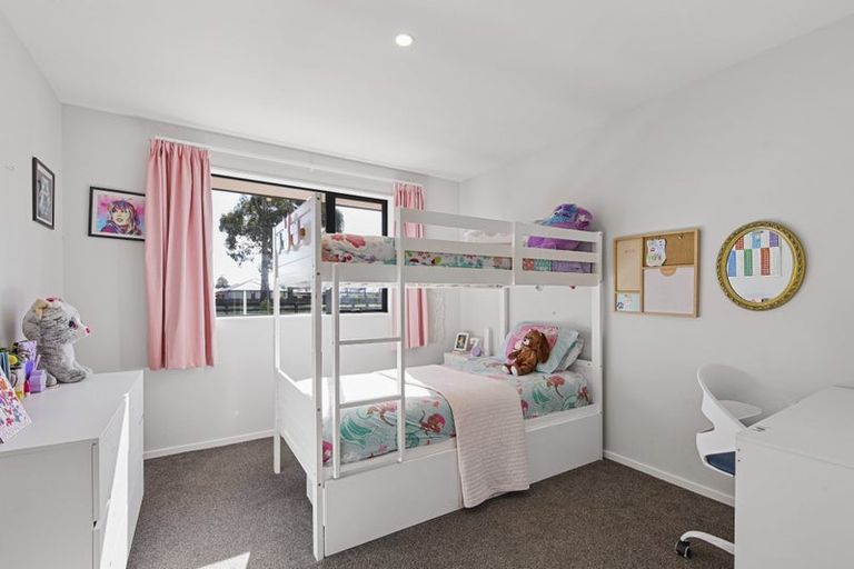 Photo of property in 22 Minerva Crescent, Woodend, 7610