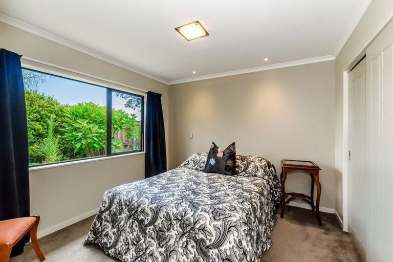 Photo of property in 10 Lambert Way, Paraparaumu, 5032