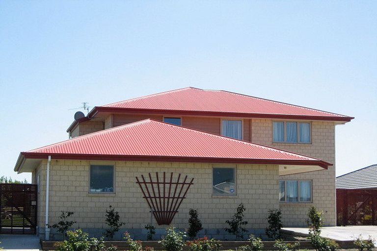 Photo of property in 31 Willowview Drive, Redwood, Christchurch, 8051