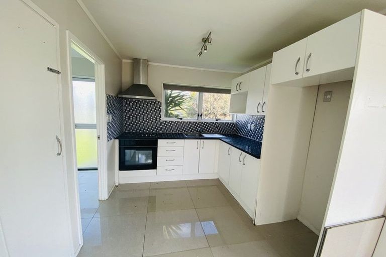 Photo of property in 2/42 Moncrieff Avenue, Clendon Park, Auckland, 2103