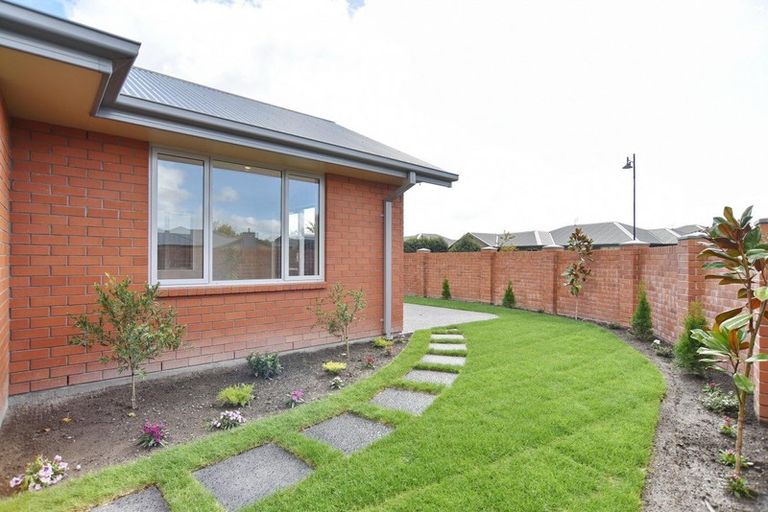 Photo of property in 49a Mcmahon Drive, Aidanfield, Christchurch, 8025