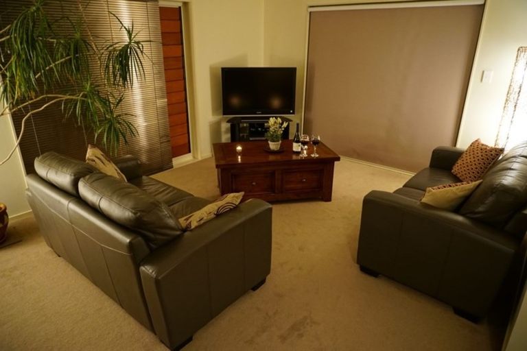 Photo of property in 8 Sackville Street, Martinborough, 5711