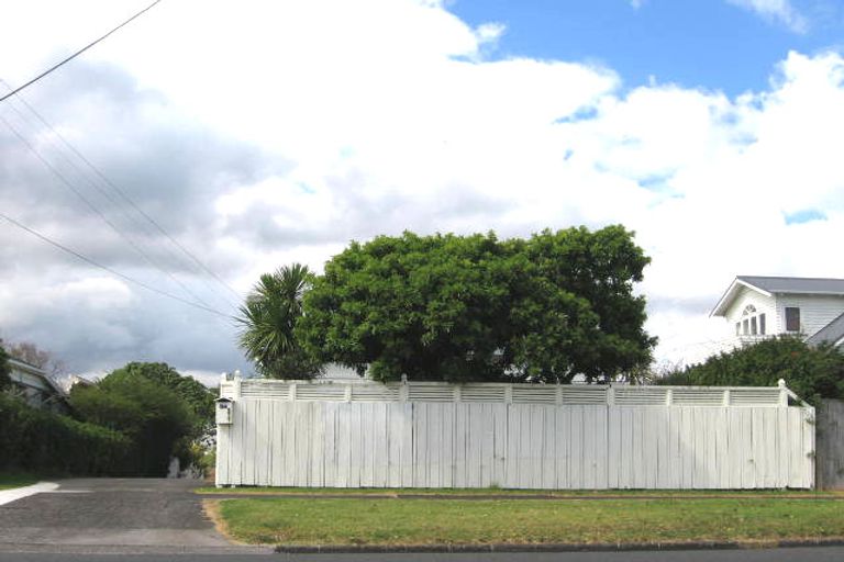 Photo of property in 1/84 Astley Avenue, New Lynn, Auckland, 0600