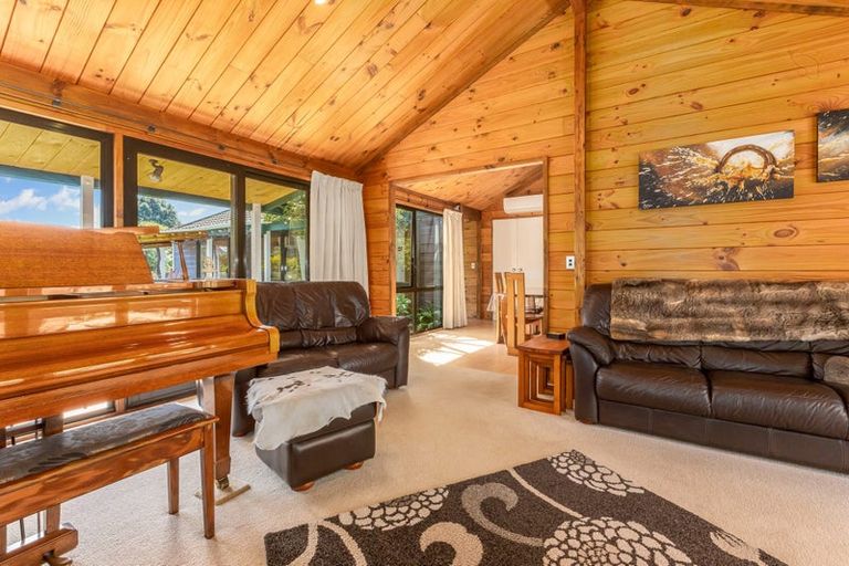 Photo of property in 2 Bosun Terrace, Whitby, Porirua, 5024