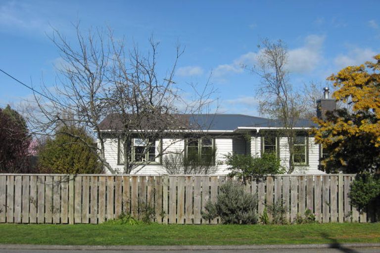 Photo of property in 6 Humphries Street, Greytown, 5712