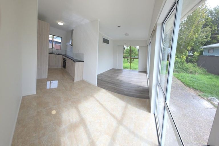 Photo of property in 39 Cosgrave Road, Papakura, 2110