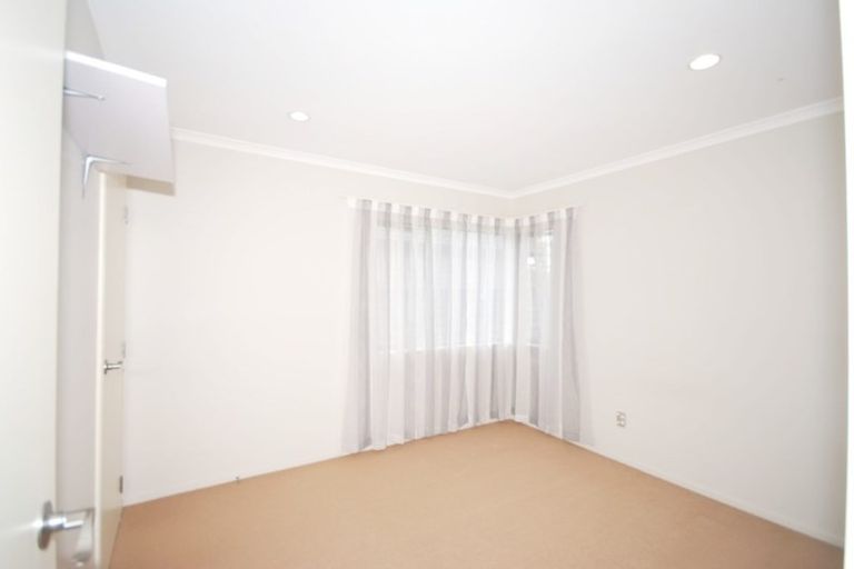 Photo of property in 11 Lilybank Crescent, East Tamaki, Auckland, 2013