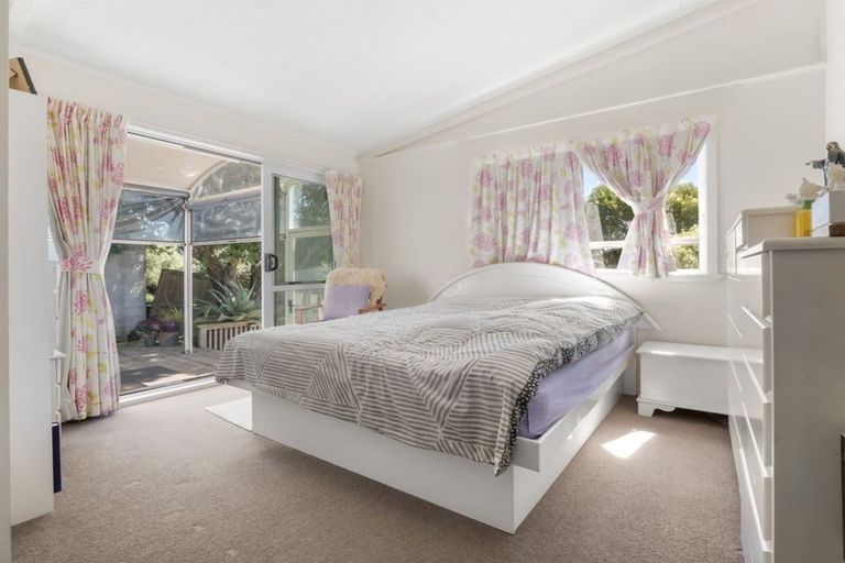 Photo of property in 24 Sycamore Drive, Sunnynook, Auckland, 0620
