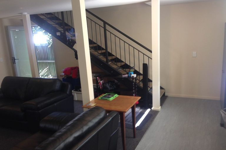 Photo of property in 327 Barbadoes Street, Christchurch Central, Christchurch, 8011