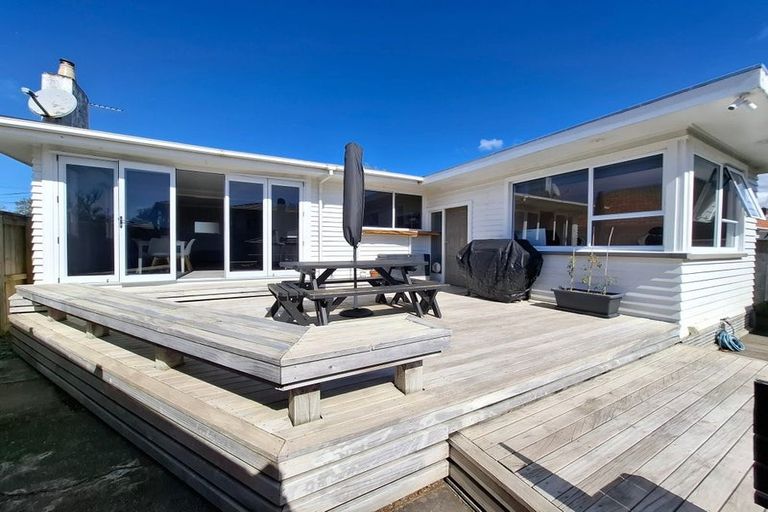 Photo of property in 21 Tarahua Road, Vogeltown, New Plymouth, 4310