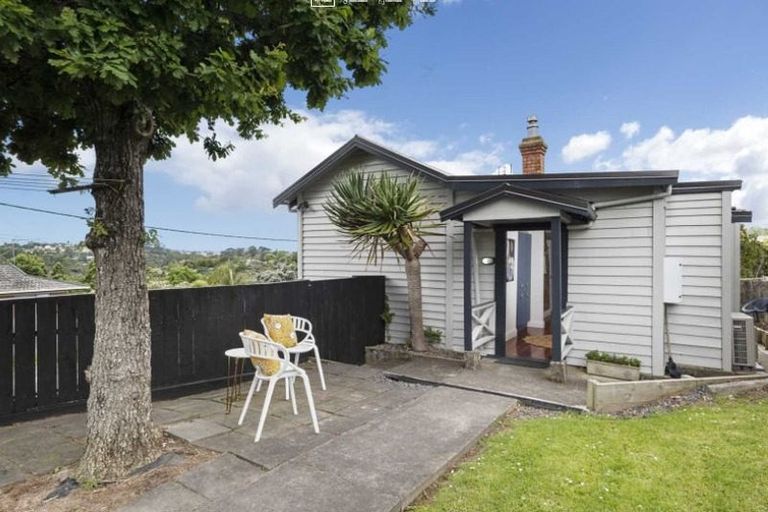 Photo of property in 59 Verran Road, Birkenhead, Auckland, 0626