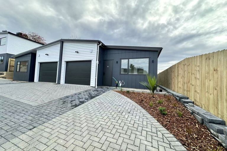 Photo of property in 7/25 Hutchinson Avenue, New Lynn, Auckland, 0600