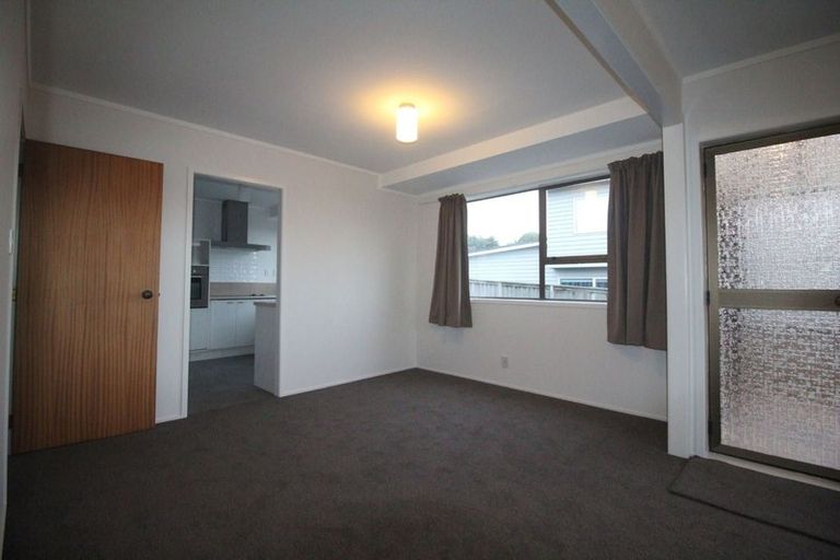 Photo of property in 1/21 Kiteroa Terrace, Rothesay Bay, Auckland, 0630