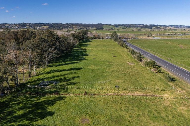 Photo of property in 42 Rimmer Road, Helensville, 0875
