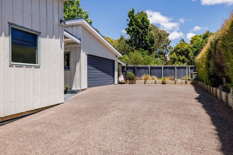 Photo of property in 1 Waterview Place, Haruru, 0204