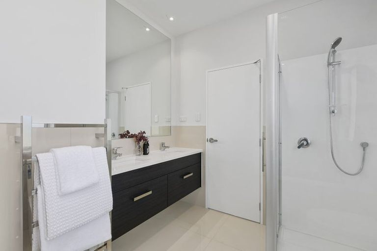 Photo of property in 10 Bine Crescent, Orewa, 0931