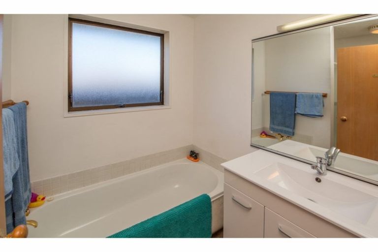 Photo of property in 276 Lake Terrace Road, Shirley, Christchurch, 8061