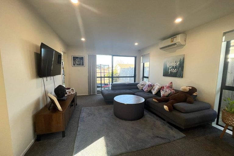 Photo of property in 14 Farmland Road, Papakura, 2110