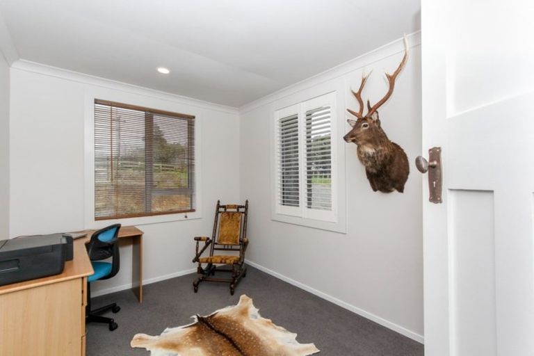 Photo of property in 311 Corbett Road, Paraite, New Plymouth, 4373