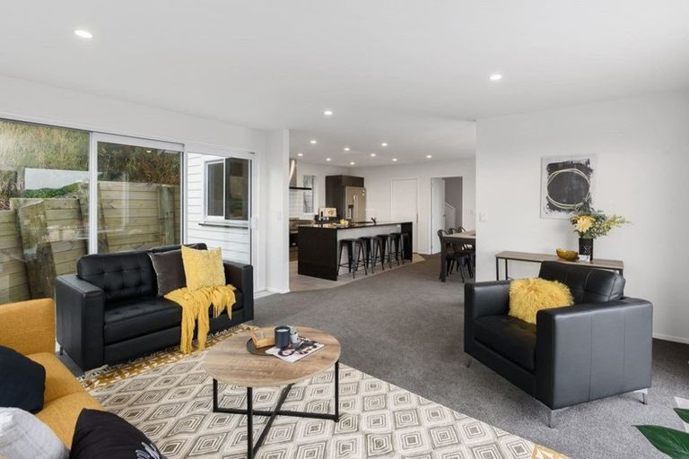 Photo of property in 103 Kakariki Grove, Waikanae, 5036