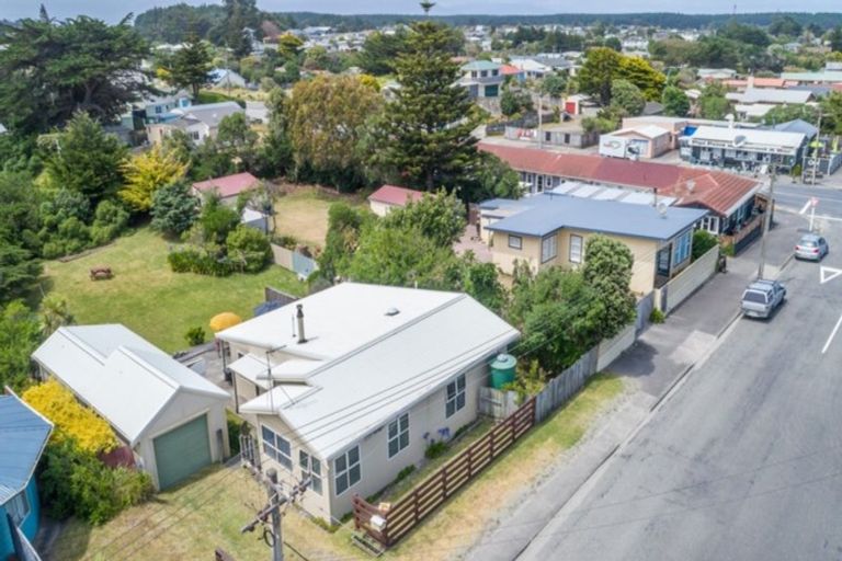 Photo of property in 128 Rua Avenue, Waitarere Beach, Levin, 5510