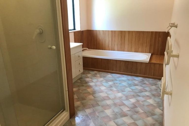 Photo of property in 7 Byron Place, Whalers Gate, New Plymouth, 4310