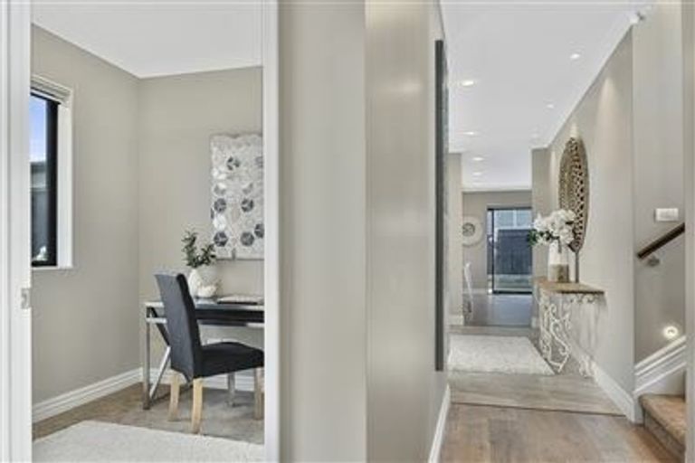 Photo of property in 5 Taraire Place, Orewa, 0931