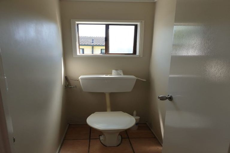 Photo of property in 1/22 John Downs Drive, Browns Bay, Auckland, 0630